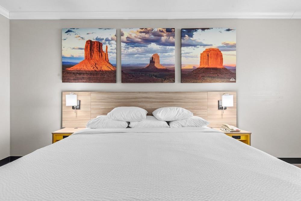 Days Inn by Wyndham Salado