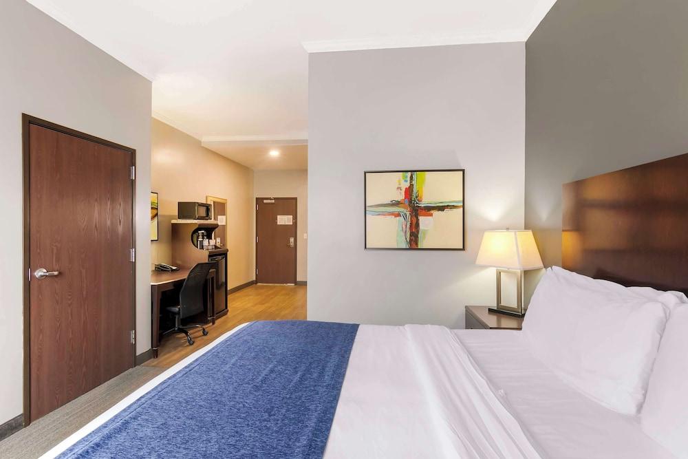 Best Western Plus Olathe Hotel