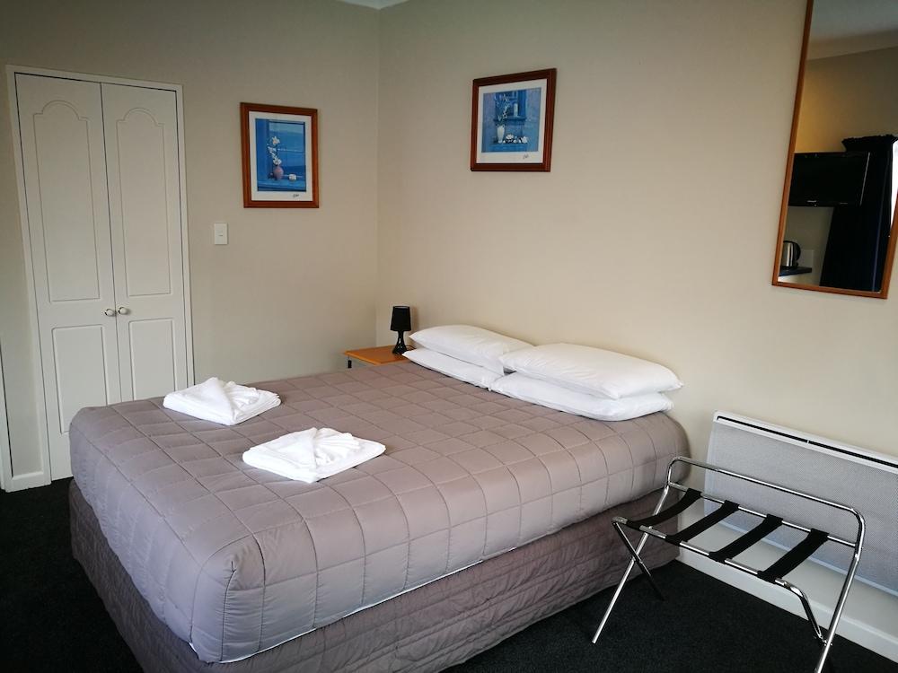 Airport Birches Motel