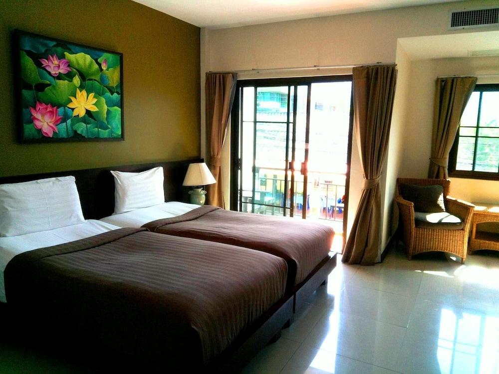 Kamala Beachfront Apartment