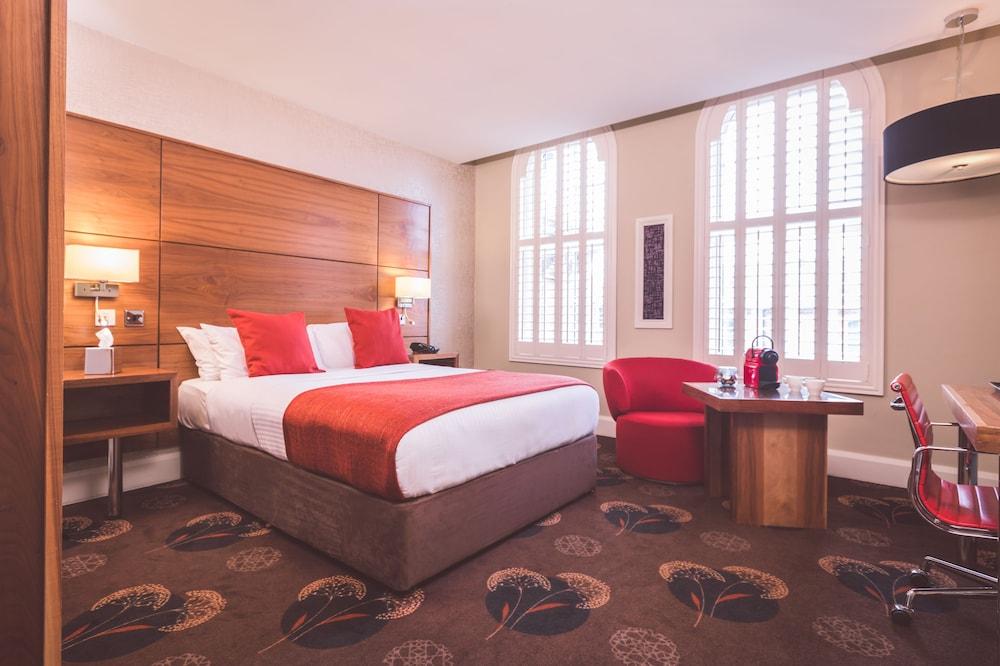 Dukes at Queens Boutique Hotel