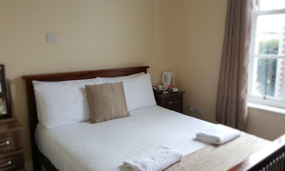 Hazelbrook House B&B