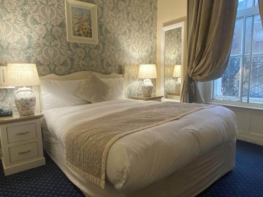 Baggot Court Townhouse