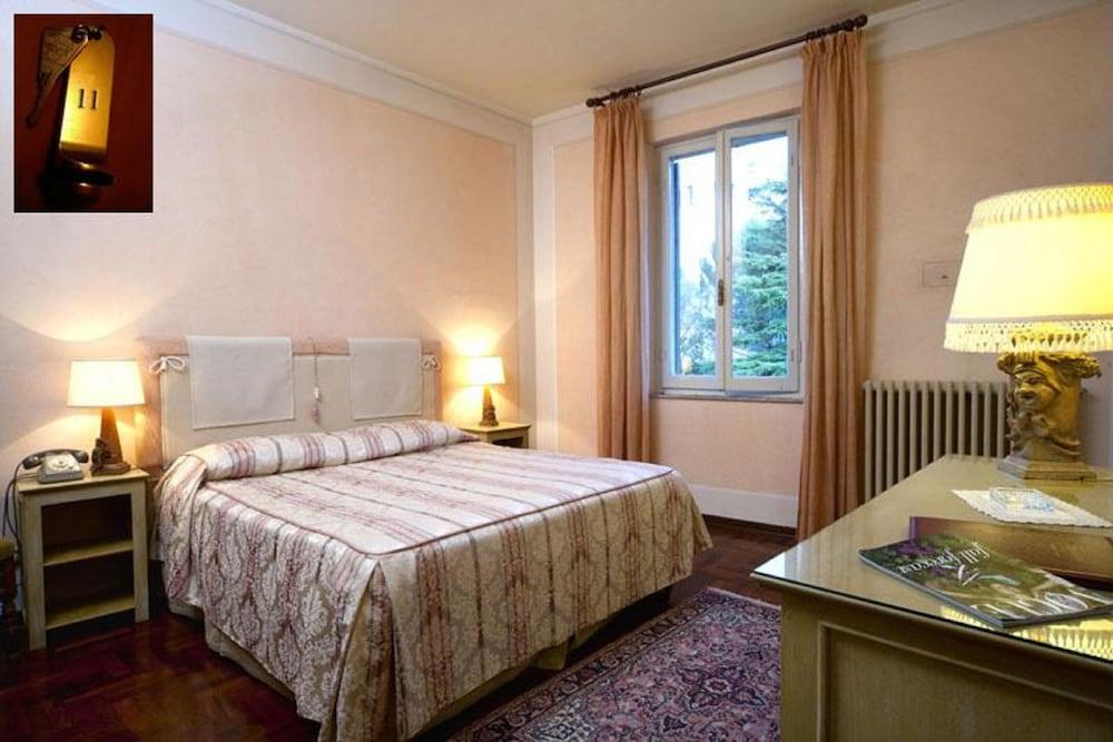 Palazzo Dragoni Residenza d'Epoca