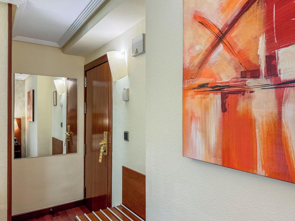 Torreluz Centro Hotel