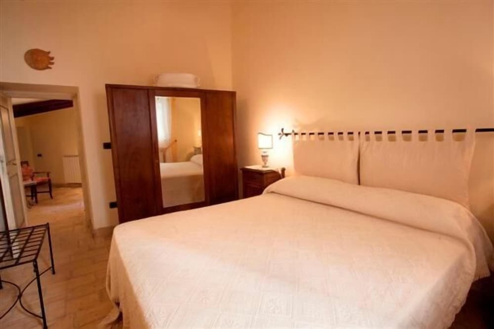 Le Logge di Silvignano Historic House