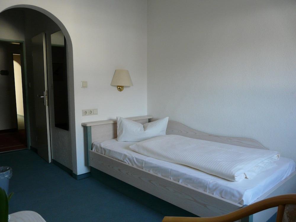 Hotel Roter Hahn - Bed & Breakfast