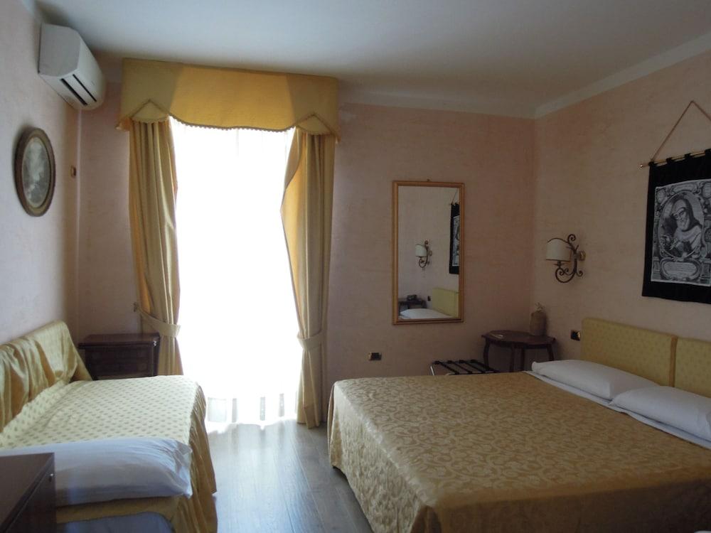 Sant'Agostino Guest Rooms
