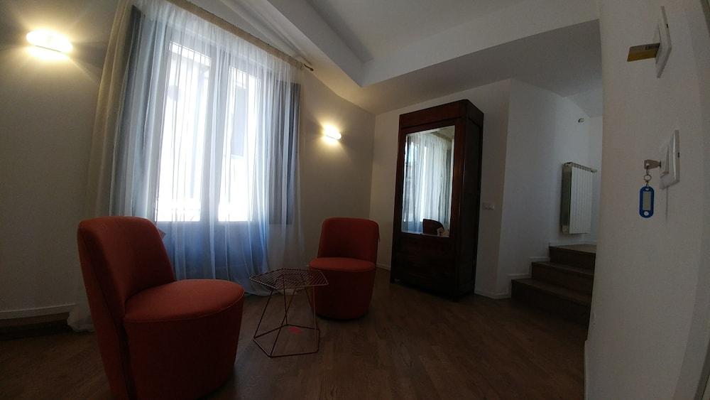 Stella CasaBono (B&B)