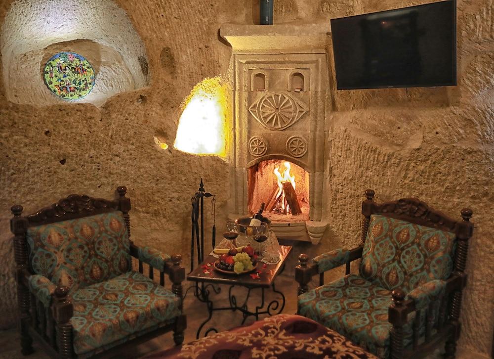 Traveller's Cave Hotel