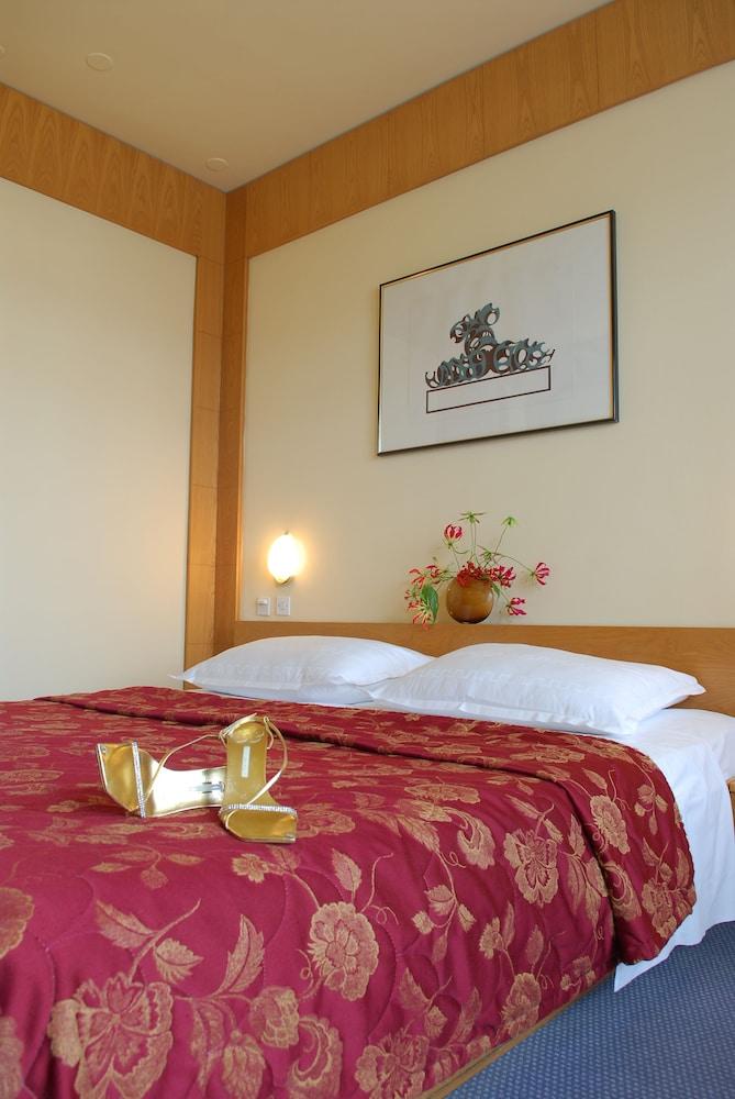 Park, Hotel & Entertainment