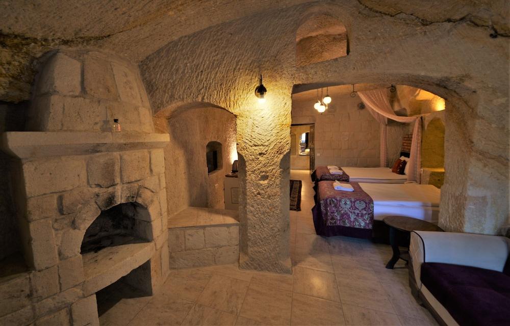 Dedeli Konak Cave Hotel