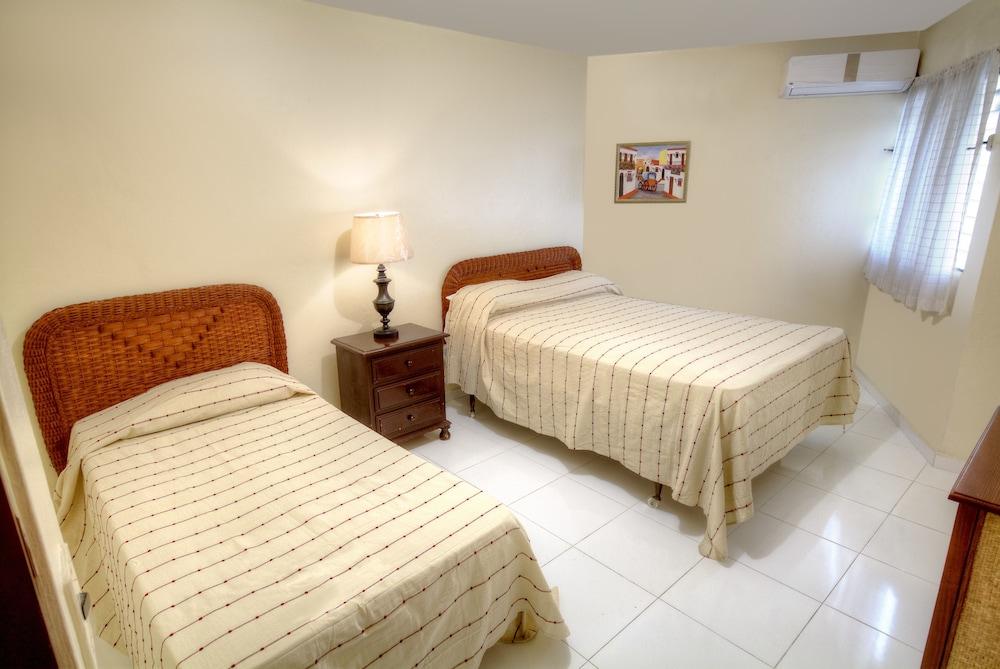 Apart-Hotel Plaza Colonial