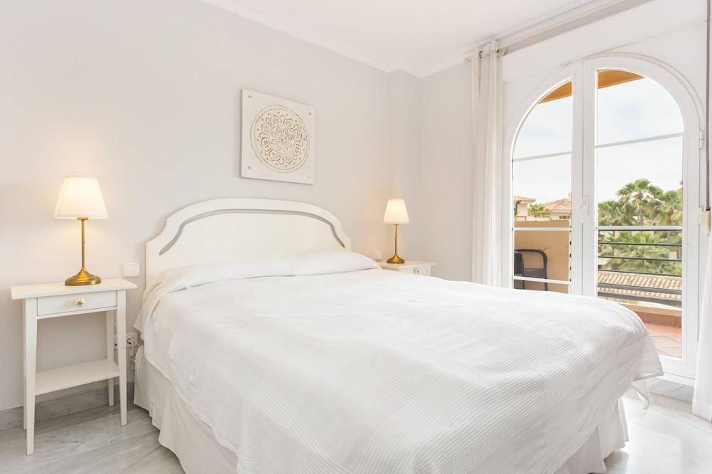 Apartamentos Señorío de Aloha