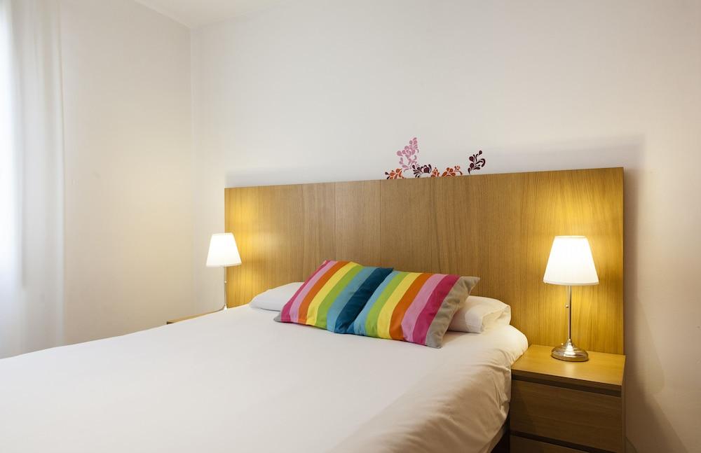 Las Ramblas Pasaje Bacardi Apartments