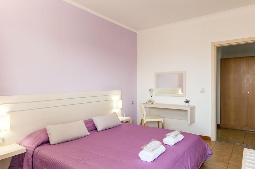 Terinikos Sunny Garden Hotel & Junior Suites