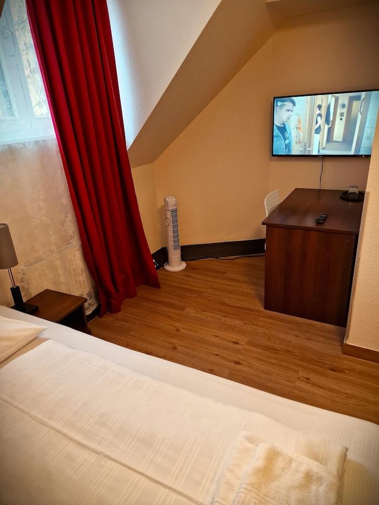 Mikon Eastgate Hotel