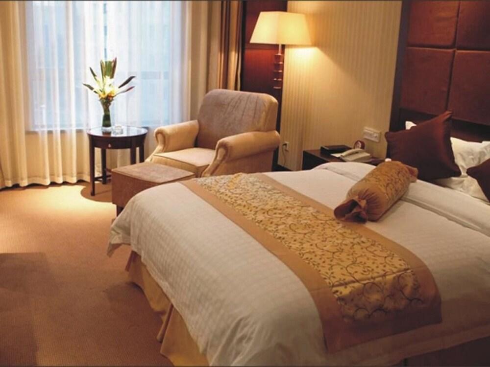 Blue Horizon International Hotel