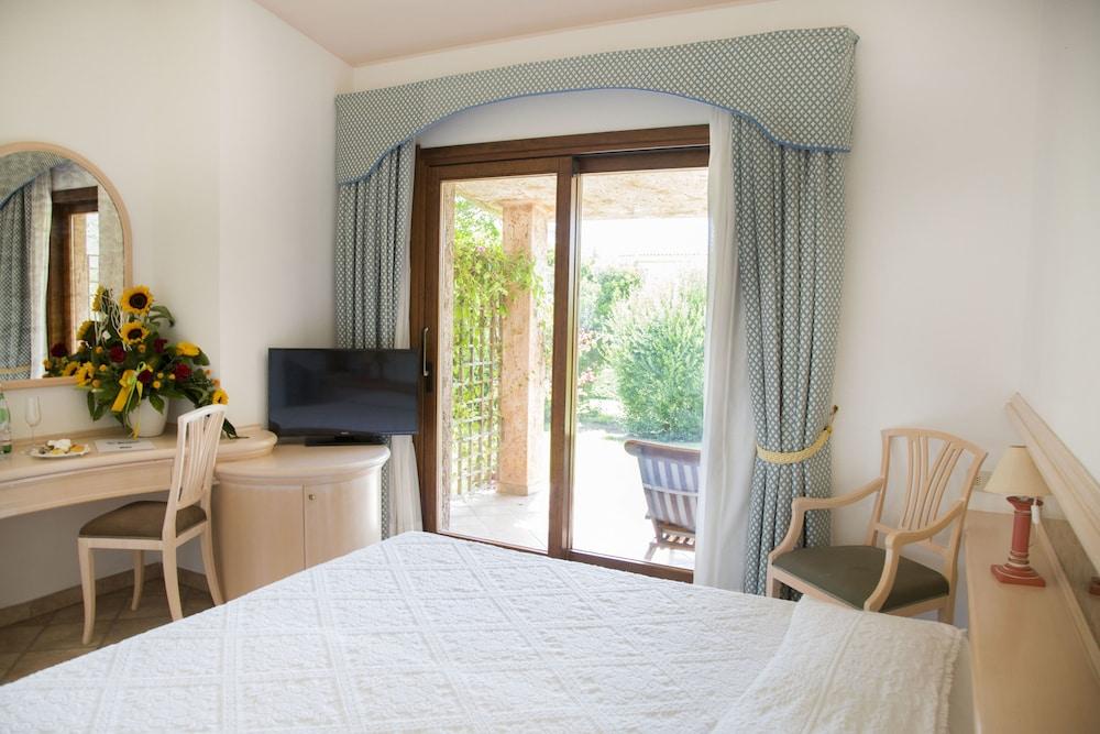 Sant'Elmo Beach Hotel