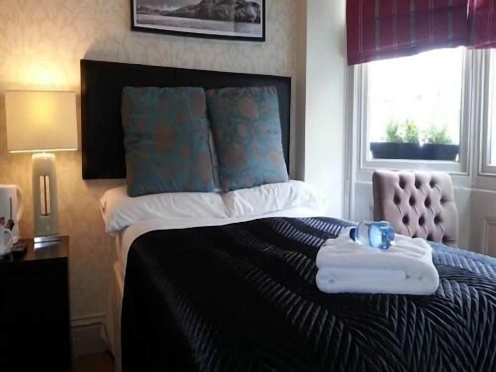 Grand Pier Guest House