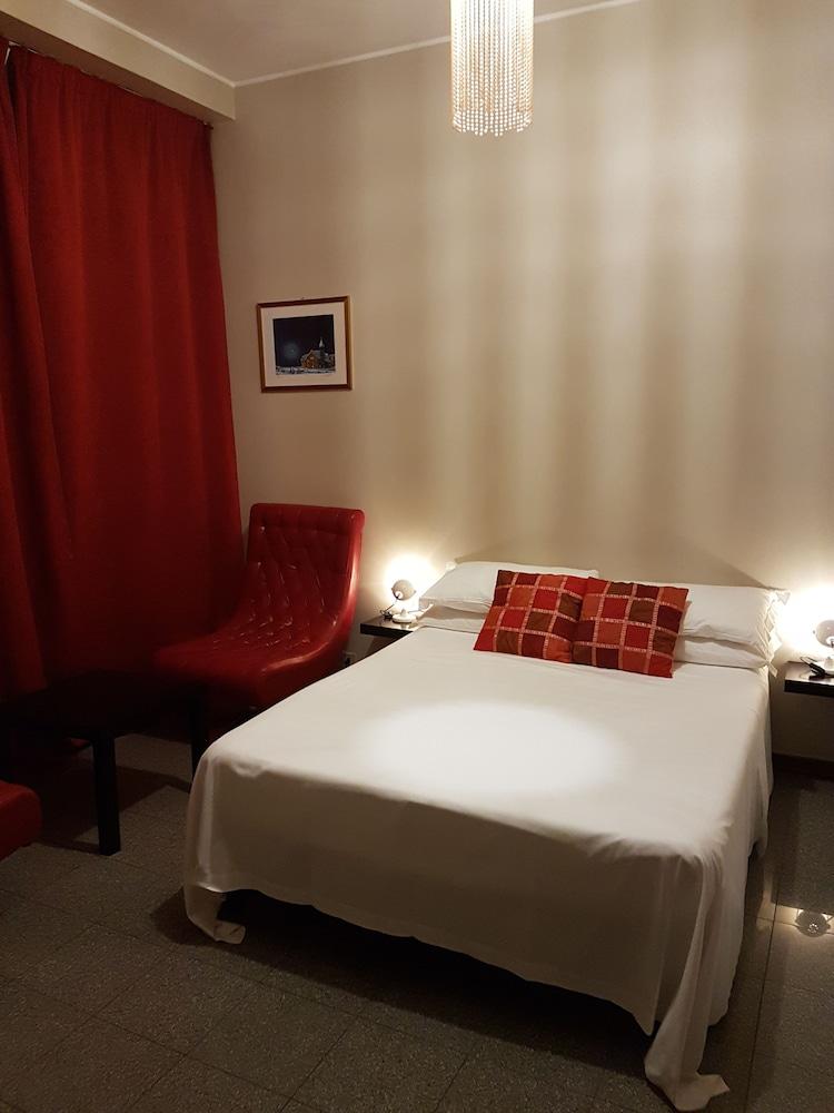 Residence House Aramis Down Town