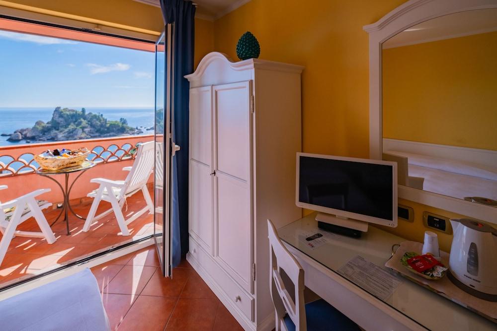 Mendolia Beach Hotel