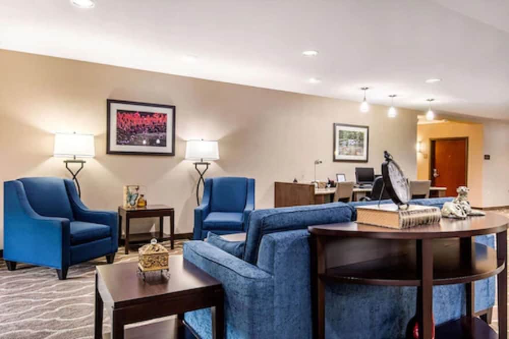 Comfort Suites Manchester near Arnold AFB