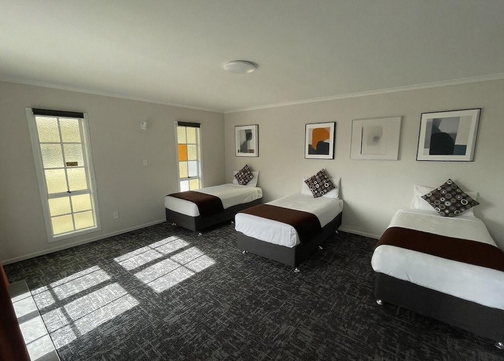 Boundary Court Motor Inn