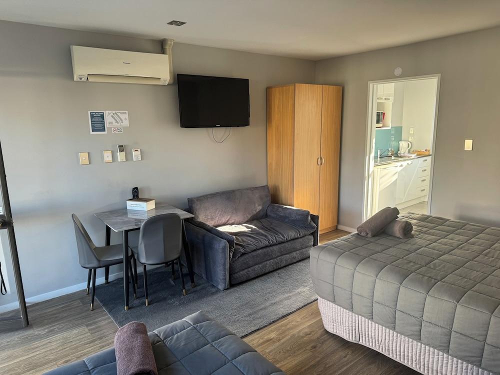 Gothic Heights Motel