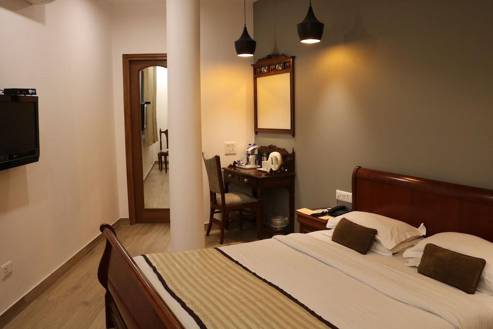 Hotel Park Residency