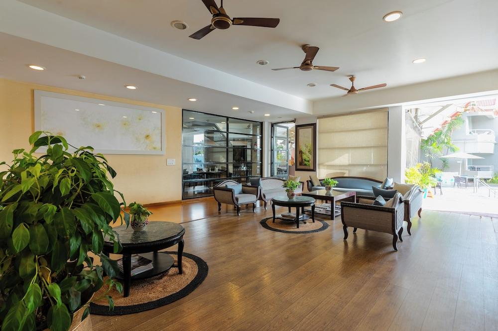 Whispering Palms Beach Resort