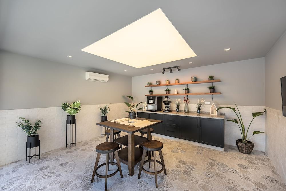 White City Beach - Adults Only