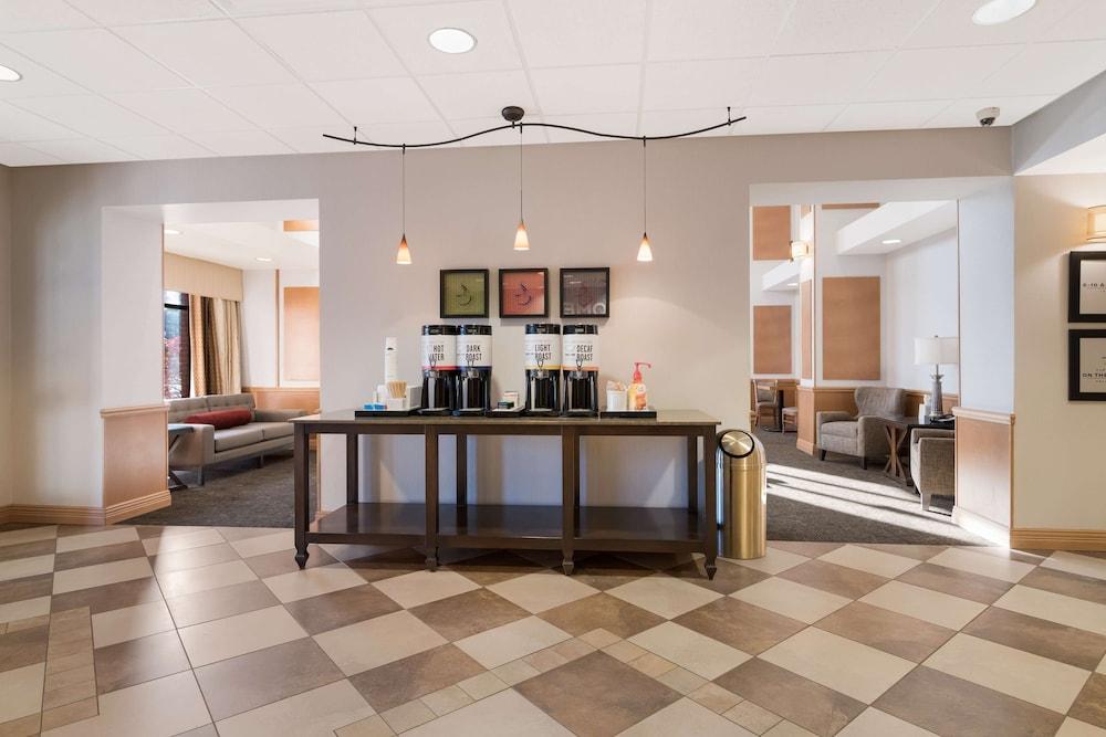 Hampton Inn & Suites Plattsburgh