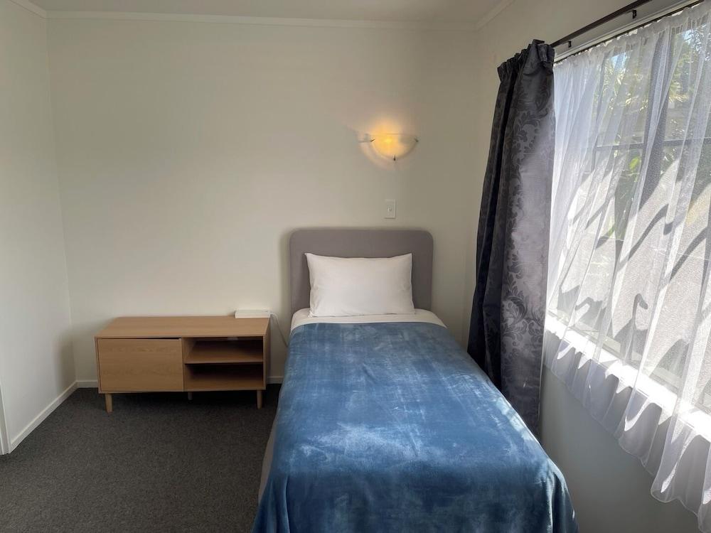 Cherry Court Motor Lodge