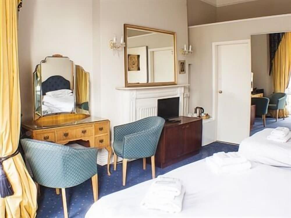 The Queensbury Hotel