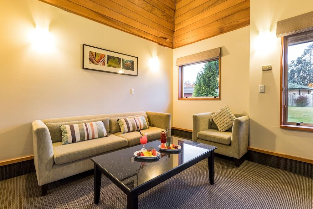 Distinction Te Anau Hotel And Villas