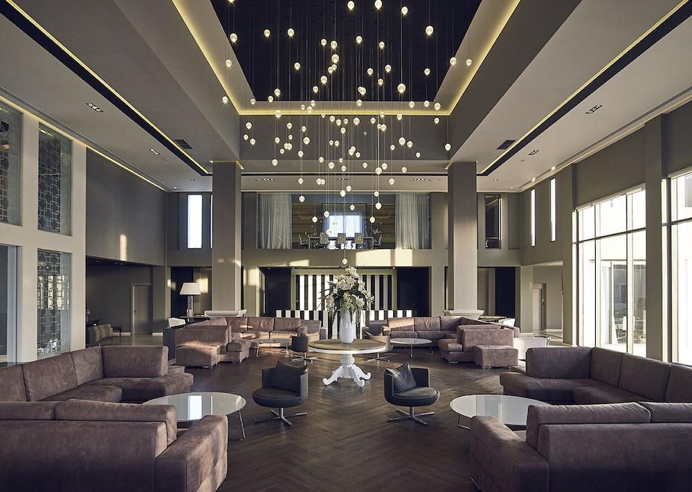 Pelagos Suites Hotel & Spa