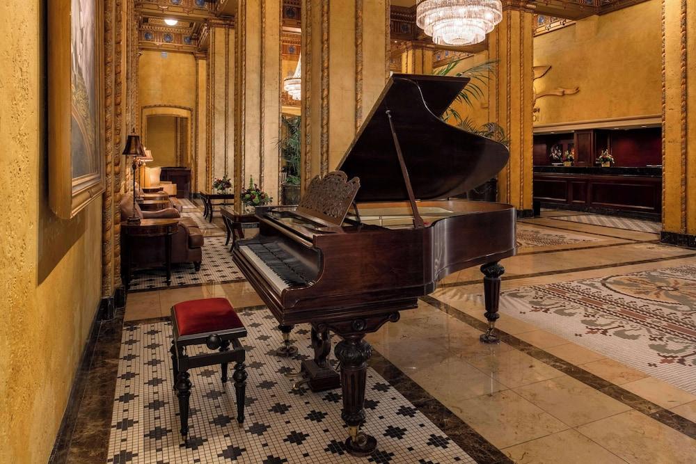 The Roosevelt New Orleans, A Waldorf Astoria Hotel