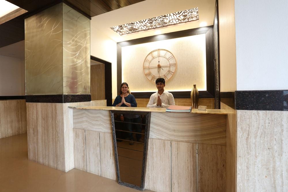 Hotel Kamran Residency - Near US Embassy