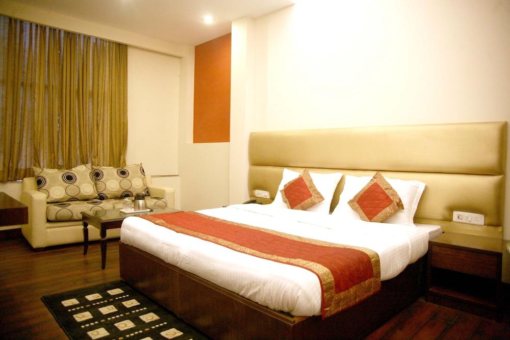 Rupam Hotel