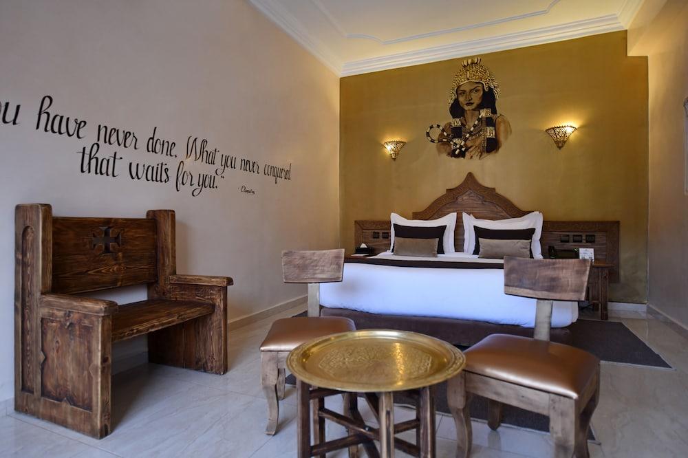 Oscar Hotel by Atlas Studios