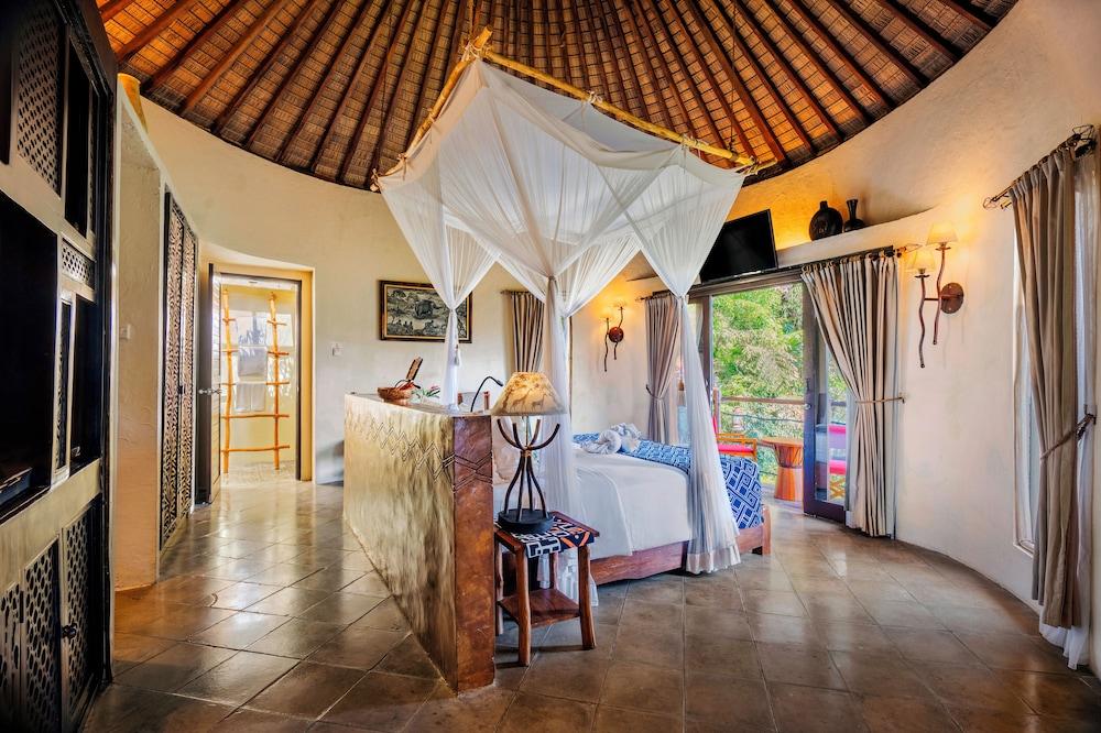 Mara River Safari Lodge