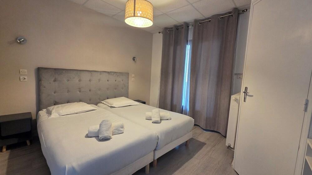 HOTEL RESTAURANT MAS LE CHATELET