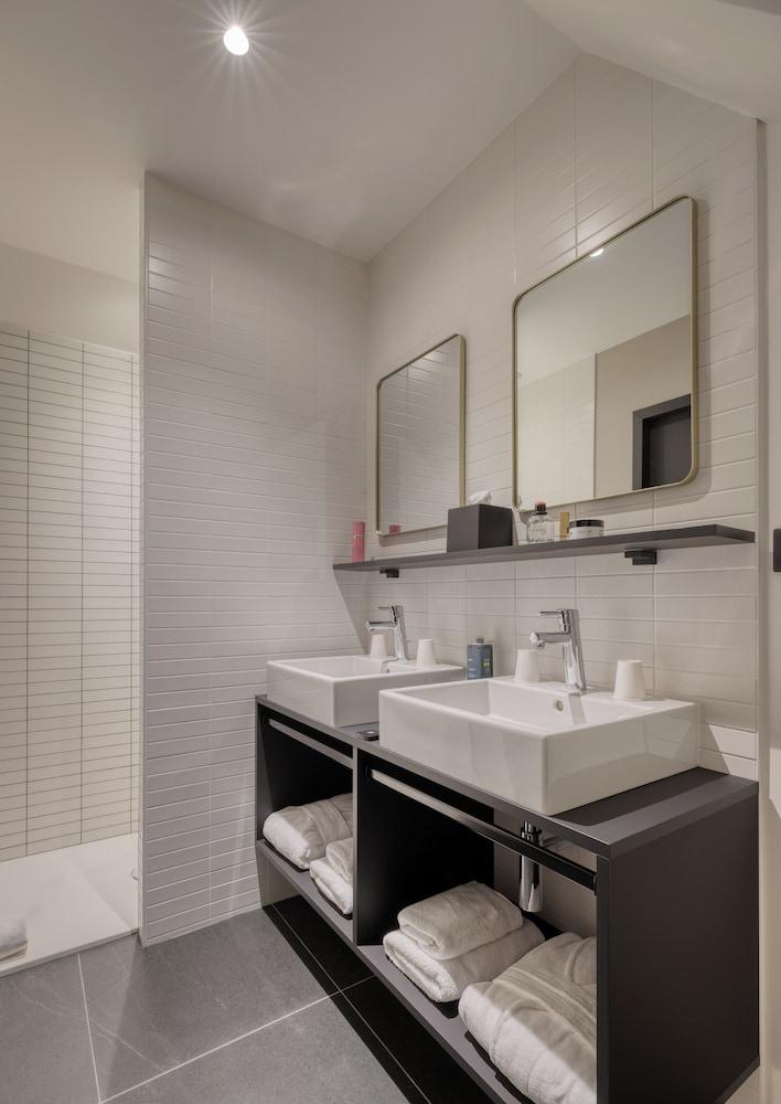 Brit Hotel Les Voyageurs