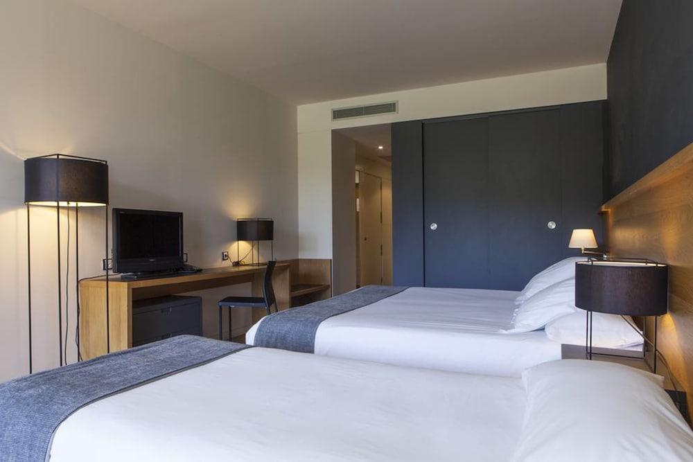 Hotel Món Sant Benet