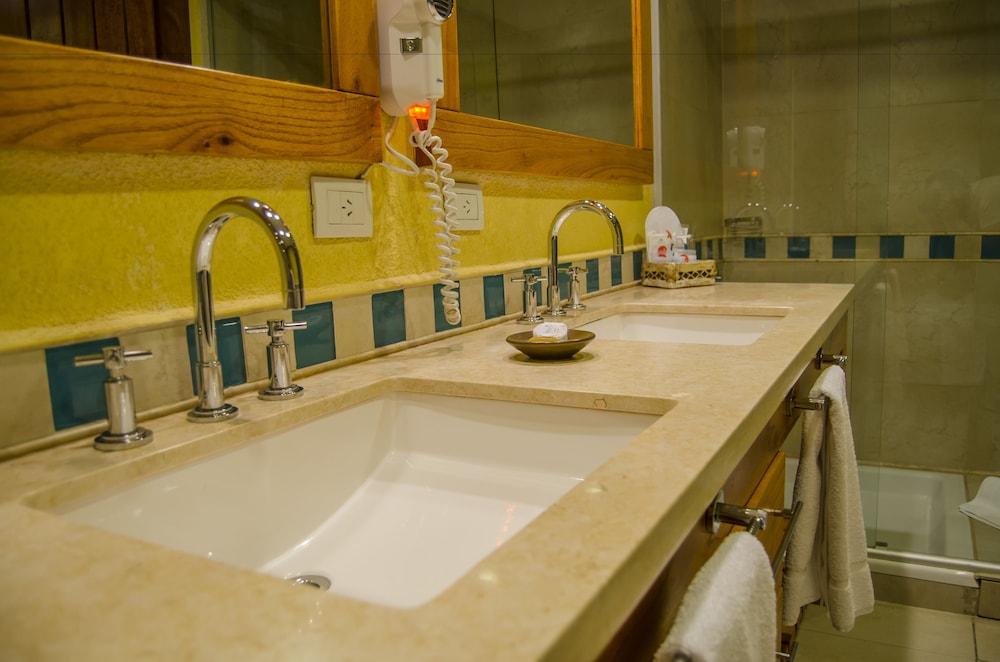 Mirador del Lago Hotel