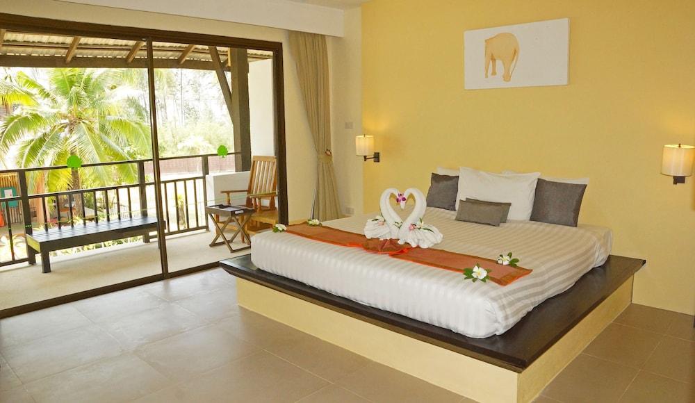 Palm Galleria Resort