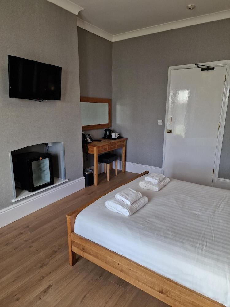 Broadway Country House Hotel