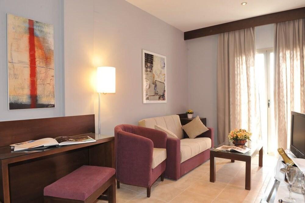 ON Hotels Aleta Room