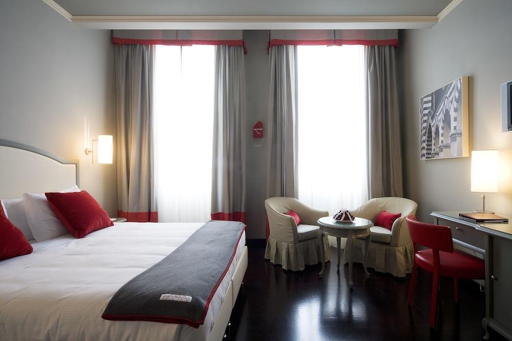 Hotel Rosso 23